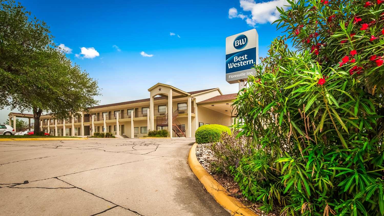 Surestay Hotel By Best Western Floresville Εξωτερικό φωτογραφία