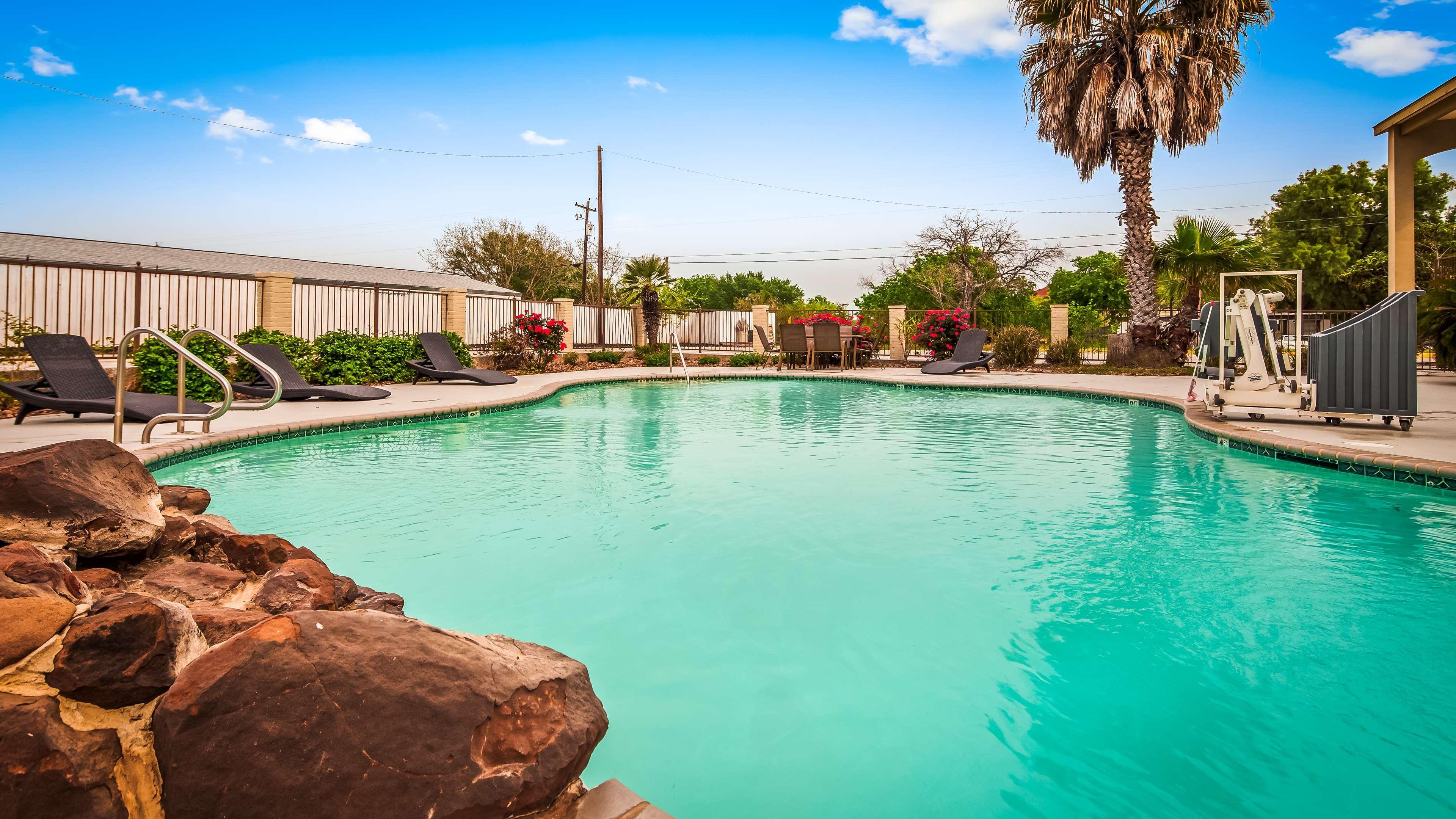 Surestay Hotel By Best Western Floresville Εξωτερικό φωτογραφία