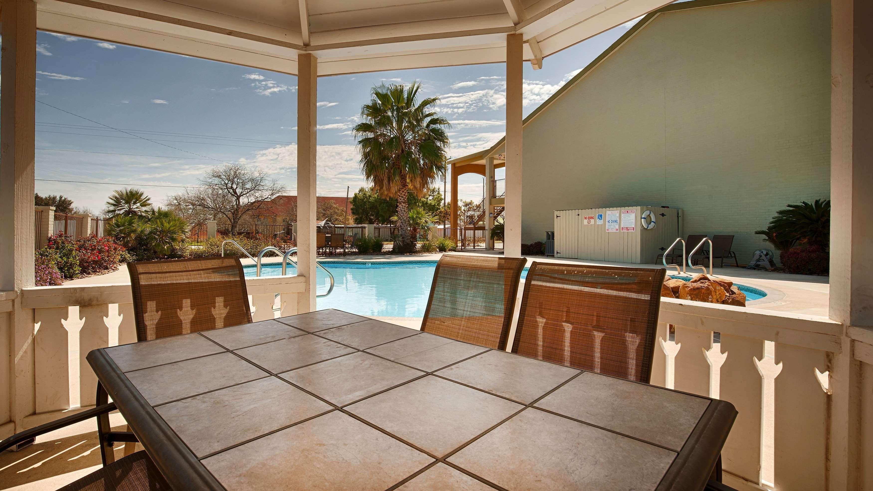 Surestay Hotel By Best Western Floresville Εξωτερικό φωτογραφία